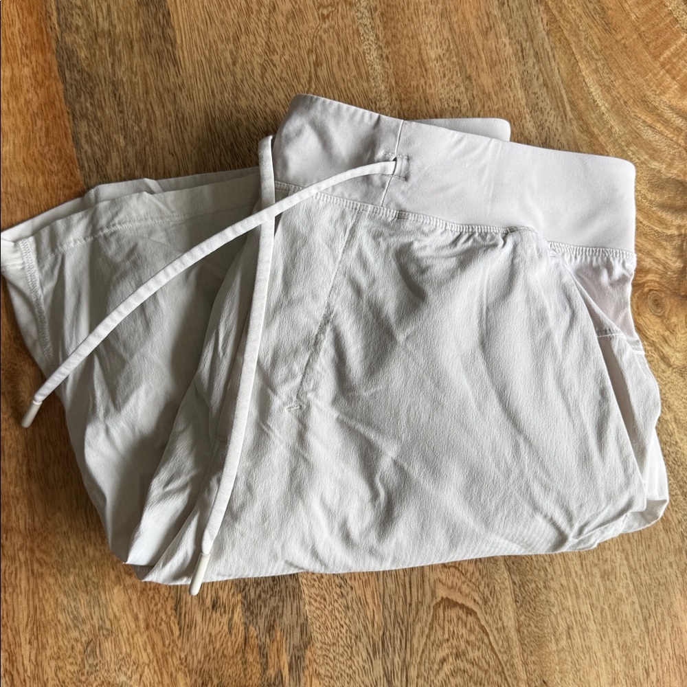 Men's Lululemon White Shorts Size XS
